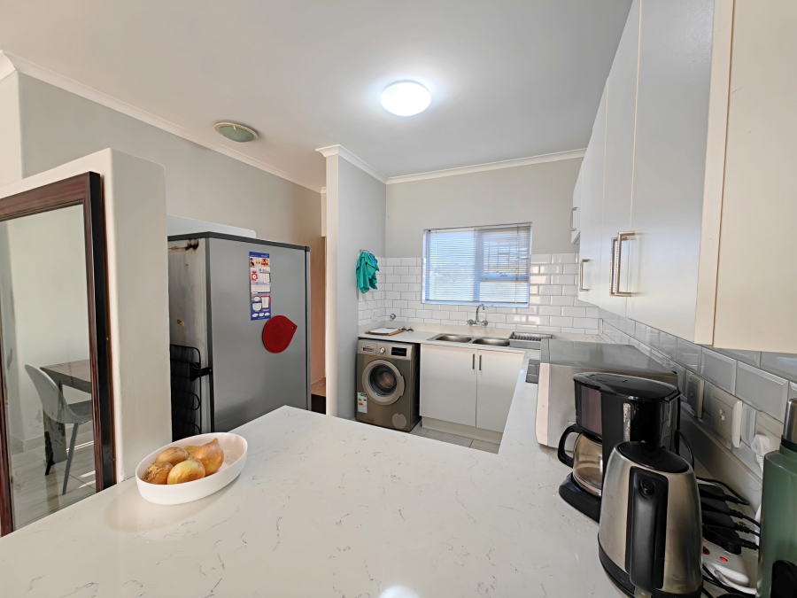 2 Bedroom Property for Sale in The Crest Western Cape